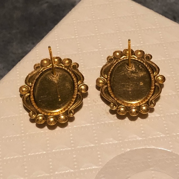 ♥️Vintage-Flower Earrings, Gold Tone w/Beaded Acnt - Picture 3 of 3